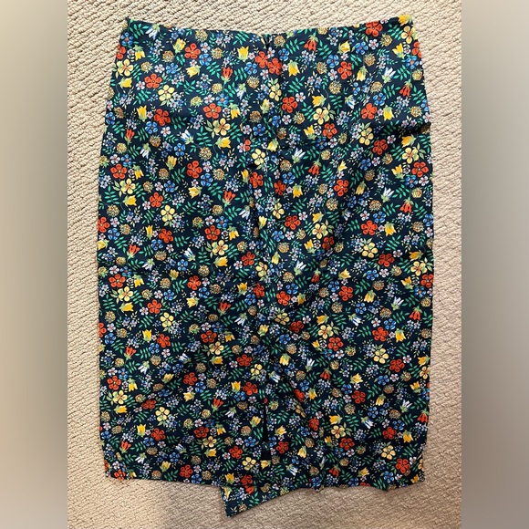 J. Crew Multicolor Floral Pencil Skirt Size 6 - Picture 2 of 4